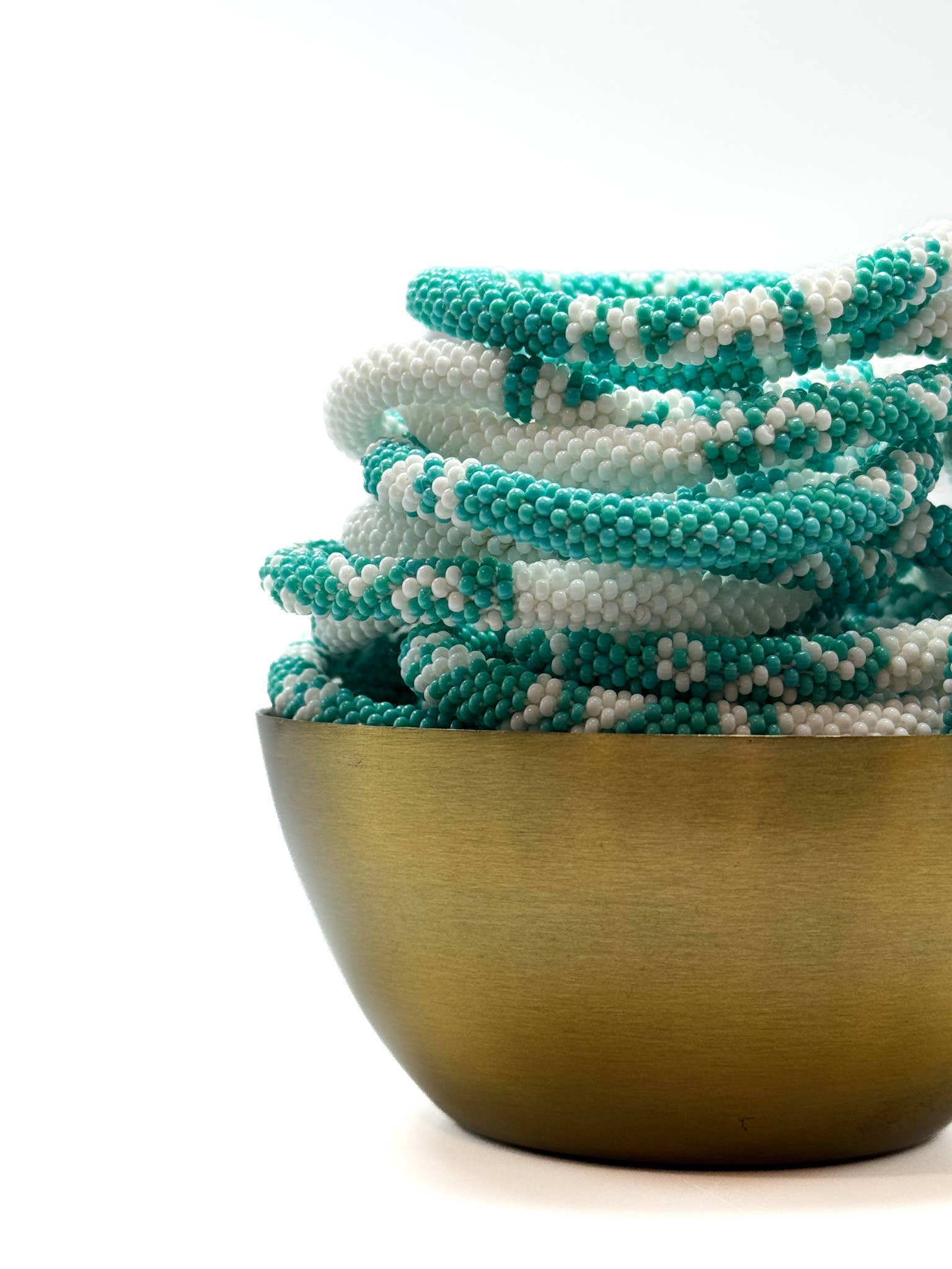 Bracelet népalais E62 turquoise blanc fleur