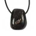 Pendentif Nuummite Groenland A (pierre trouée) + cordon
