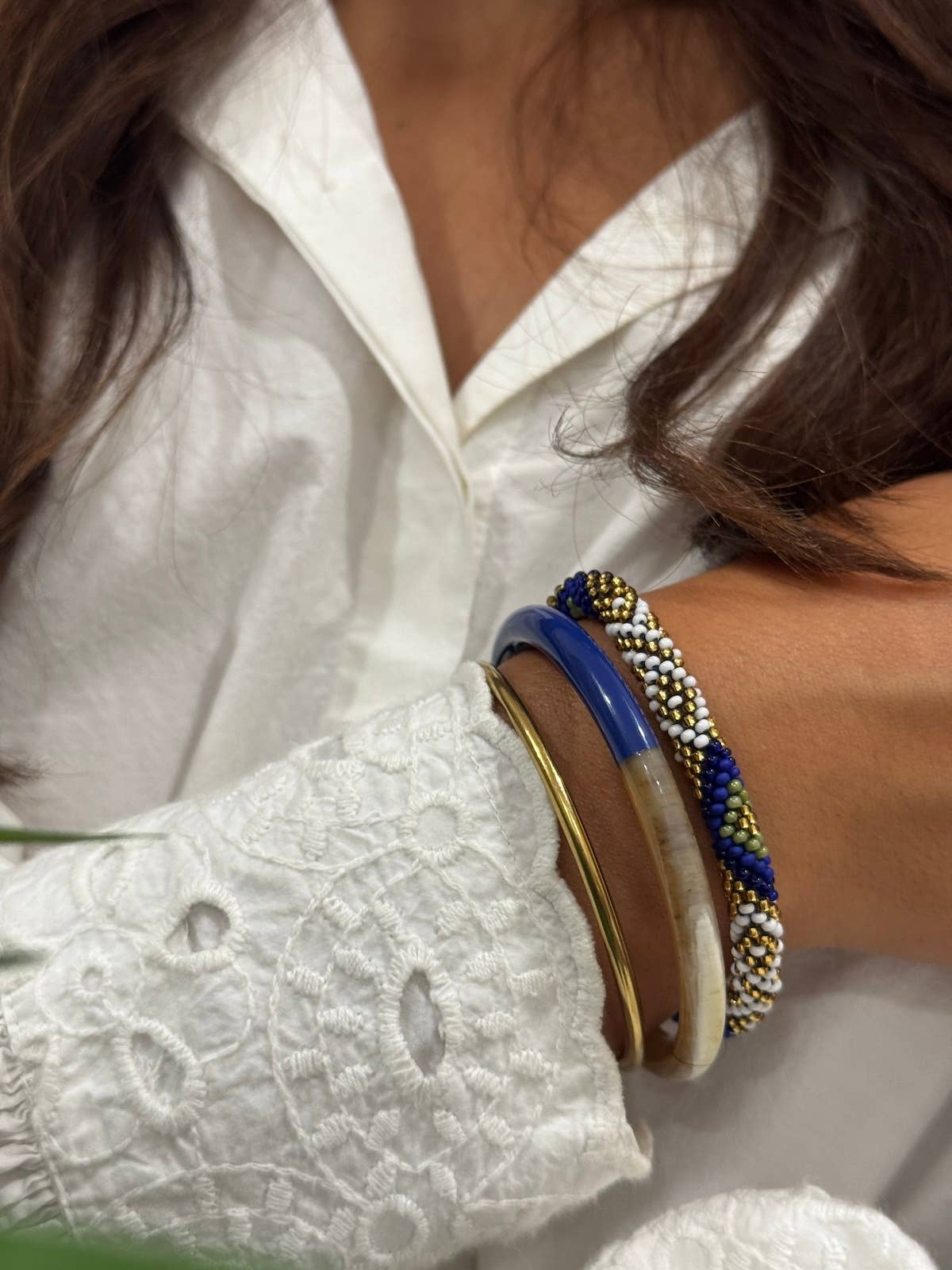 Bracelet népalais  B37 bleu lapis kaki blanc moutarde