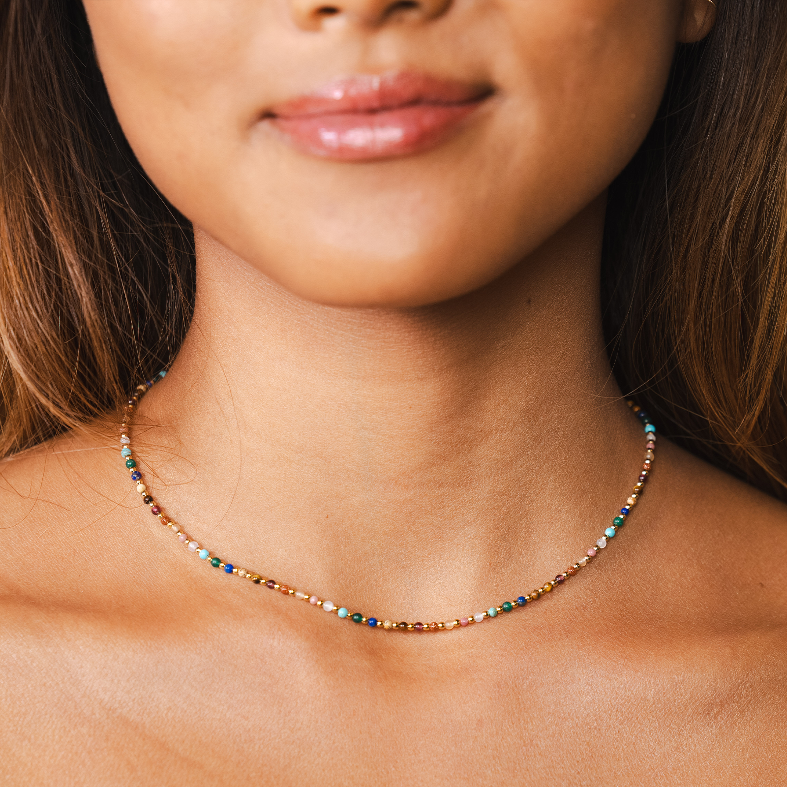 Collier Master Healer Healer Multi color 2 mm plaqué or Jade Jaspe Amazonite Quartz Œil de tigre Grenat Unakite