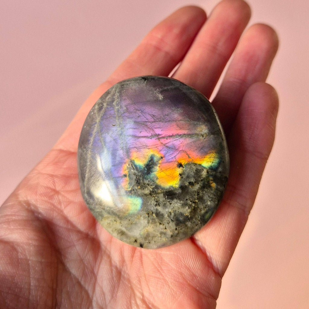 Pierre de paume en Labradorite violette