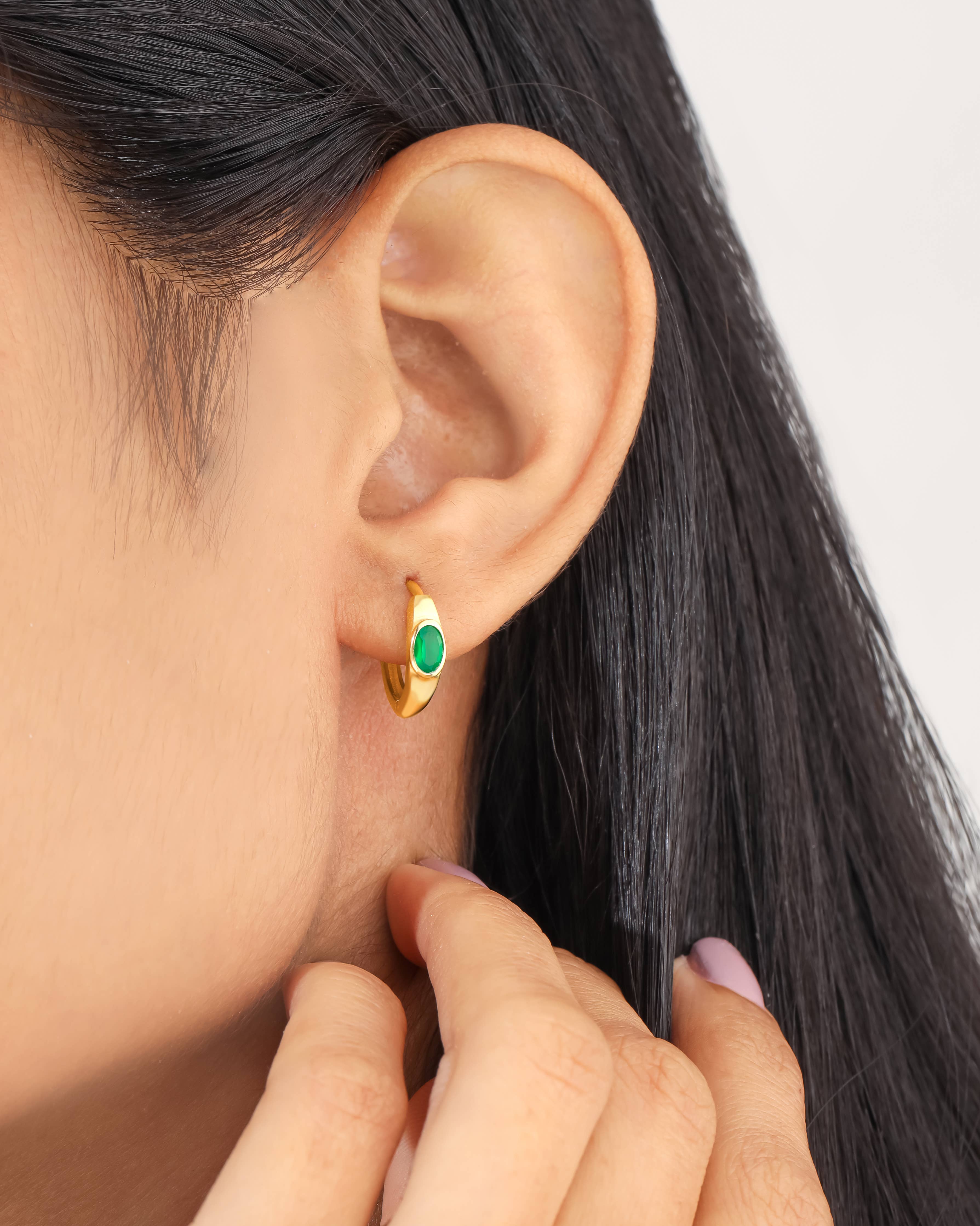 Boucles d'oreilles créoles en argent plaqué or 14K avec pierre précieuse onyx vert