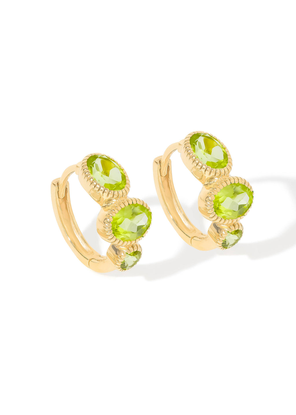 Boucles d'oreilles créoles trio à perles de péridot plaquées d'or