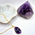 Collier en Améthyste de couleur dorée avec pendentif de 25 mm