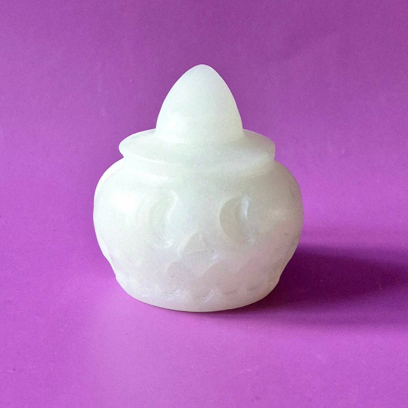 Citrouille d'Halloween en Jade Blanc avec Chapeau – env. 5 cm - Décoration en Pierre Précieuse