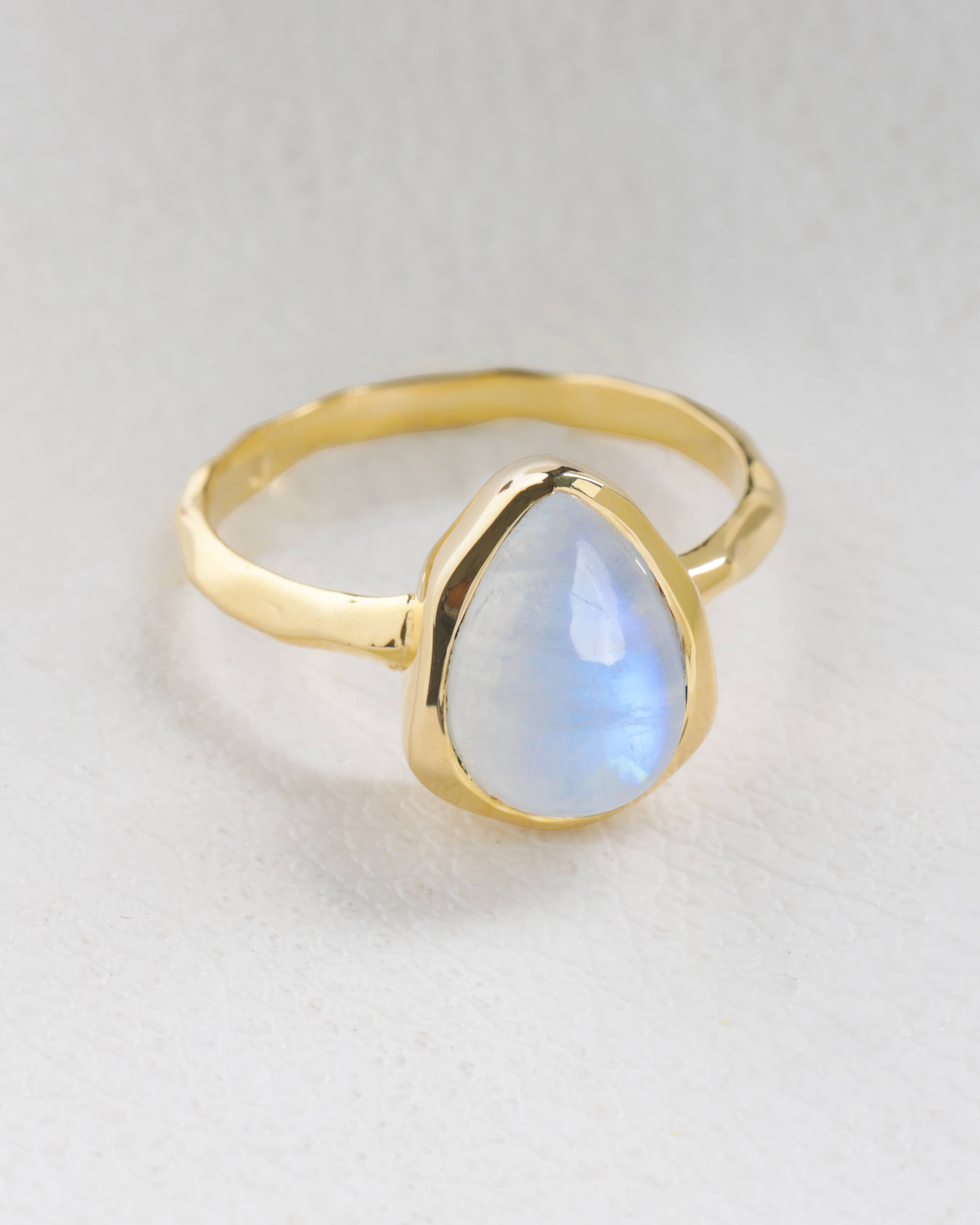 Bague Solitaire en Pierre de Lune Arc-en-Ciel Plaquée Or sur Argent