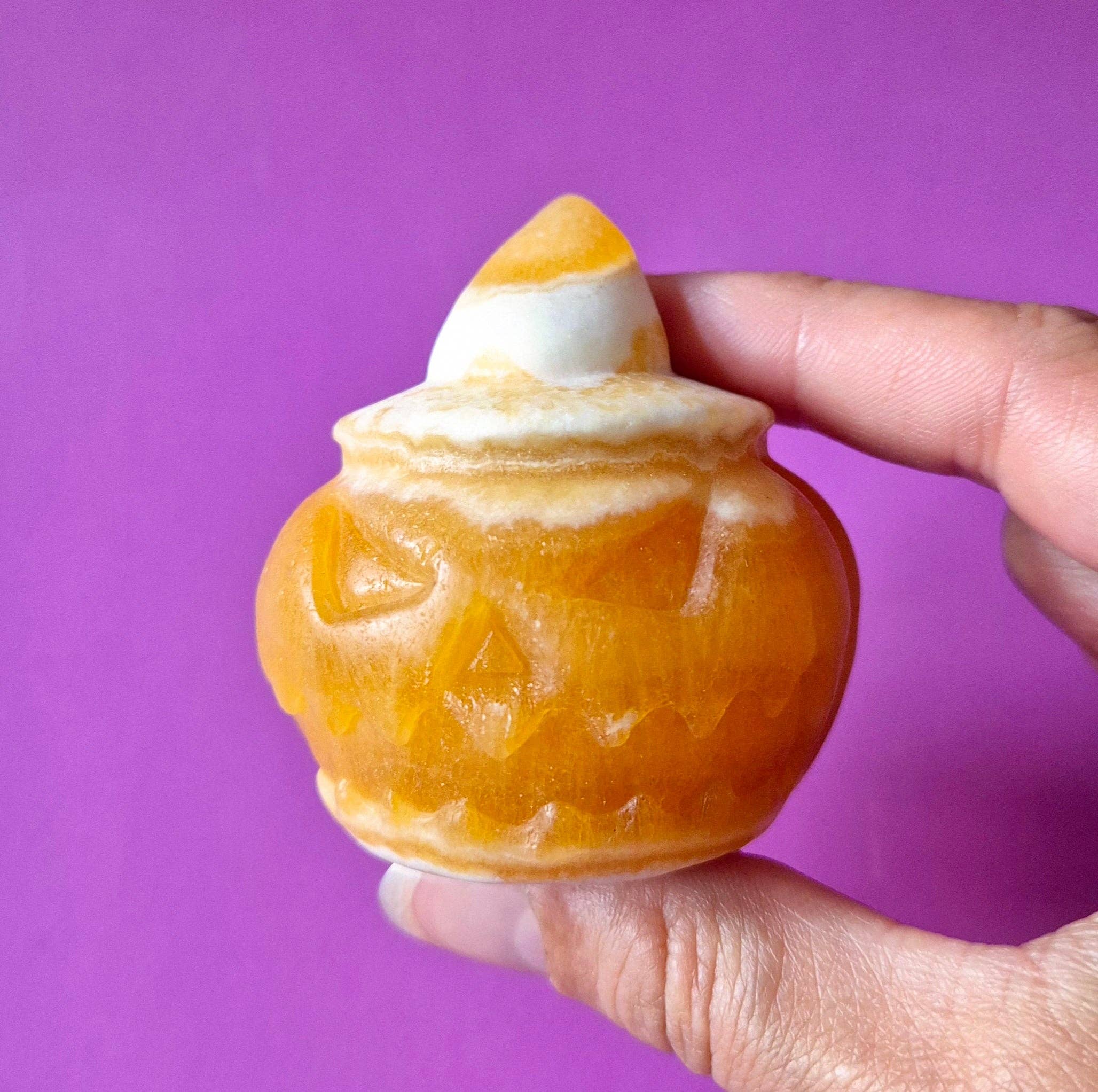 Citrouille d'Halloween en Calcite Miel avec Chapeau – env. 5 cm - Décoration en Pierre Précieuse