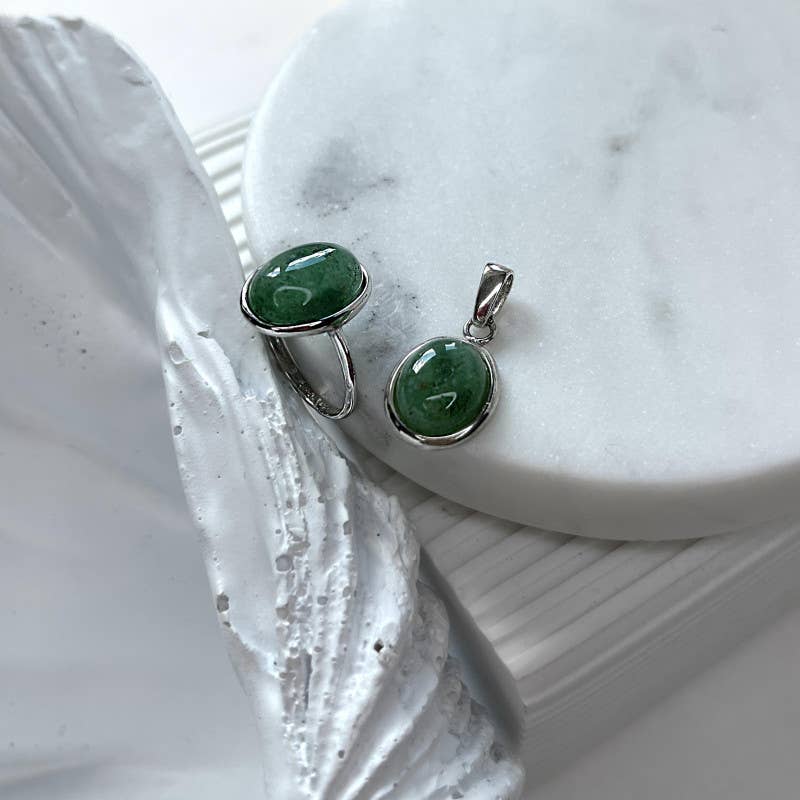 Bague avec aventurine verte naturelle ovale, argent 925