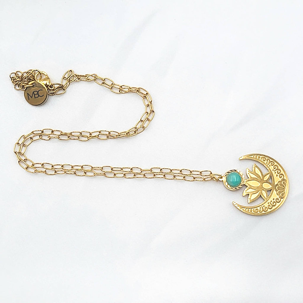 Collier court Padma ou fleur de lotus et Amazonite