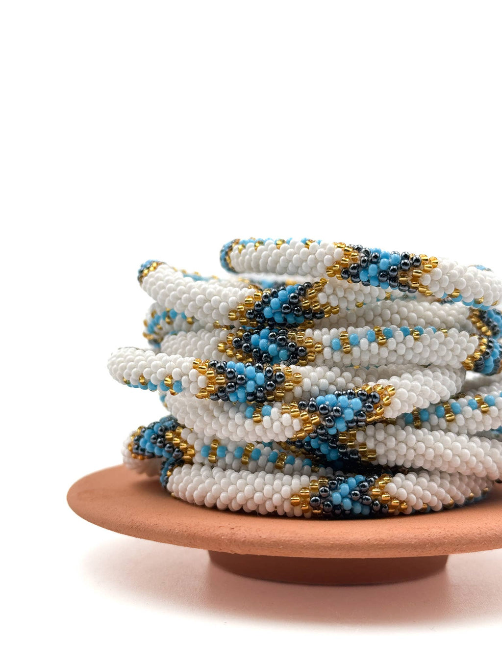 Bracelet népalais  perles de verre E35 Blanc Bleu Doré Triangle