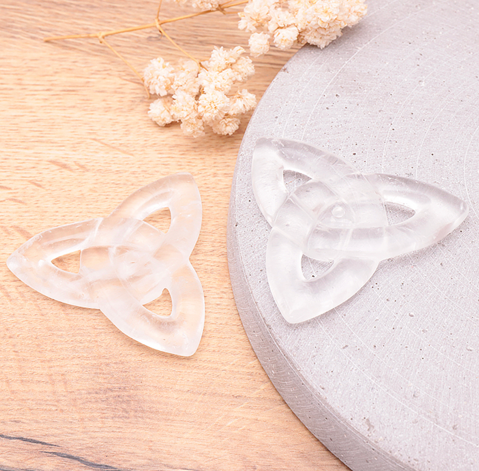 Triquetra 60mm cristal de roche A (vente à l'unité)