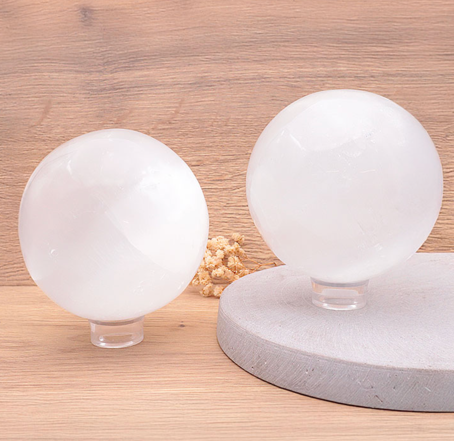 Sphère sélénite A+ 90 à 100mm (1 pièce)