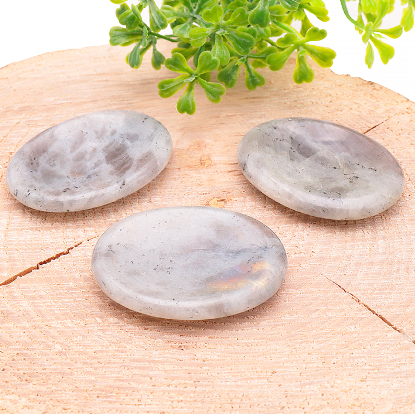 Galet anti stress 45 à 50mm Labradorite A