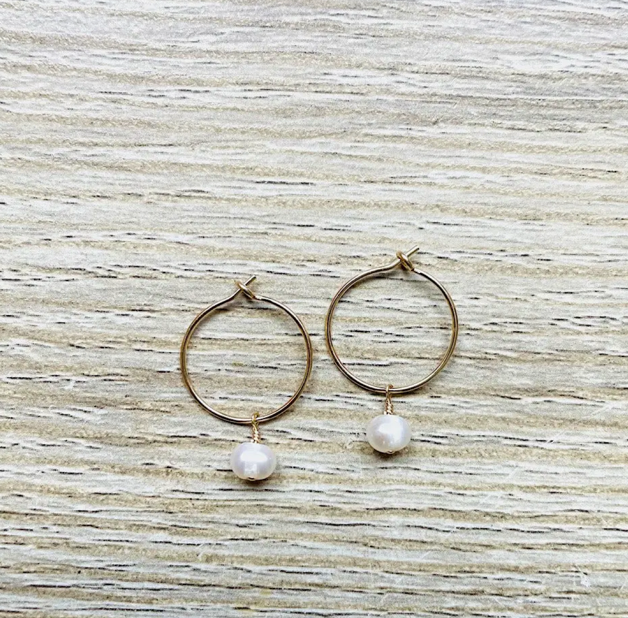 Créoles boucles d'oreille Perle blanche plaqué or