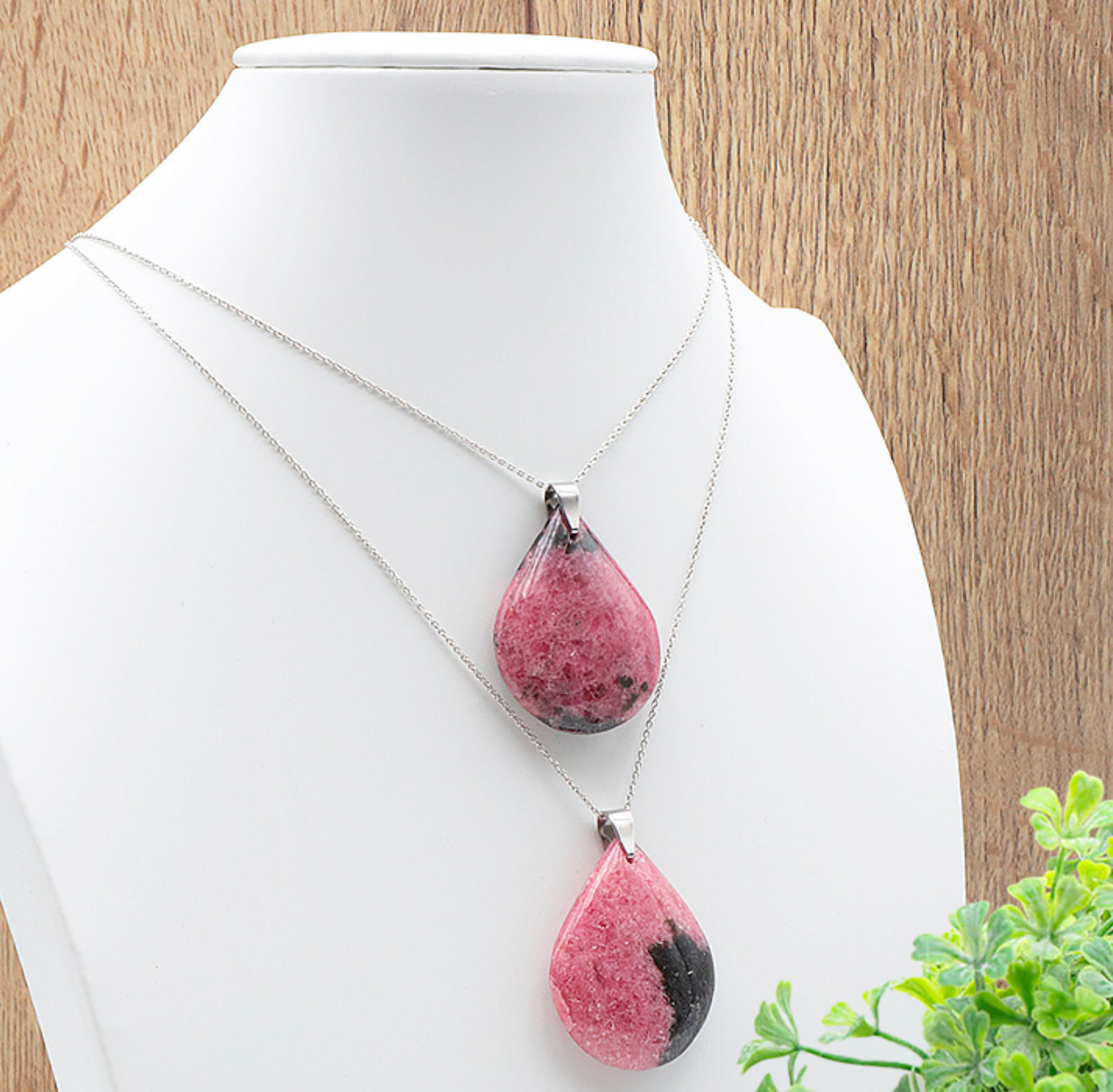 Pendentif pierre plate goutte Rhodonite A+ 35 a 45mm