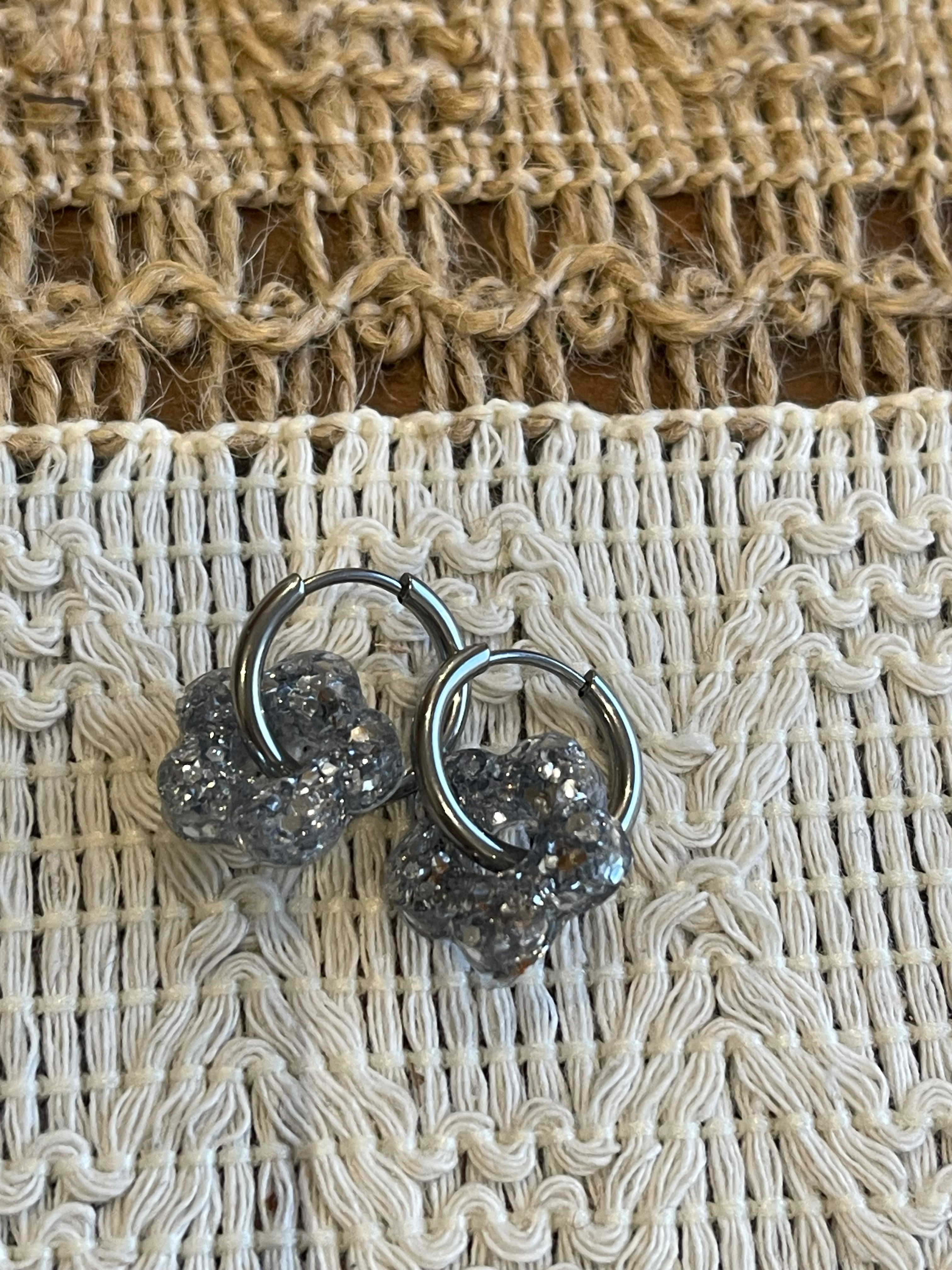 BOUCLES D'OREILLES Créoles Fleurs Argenté