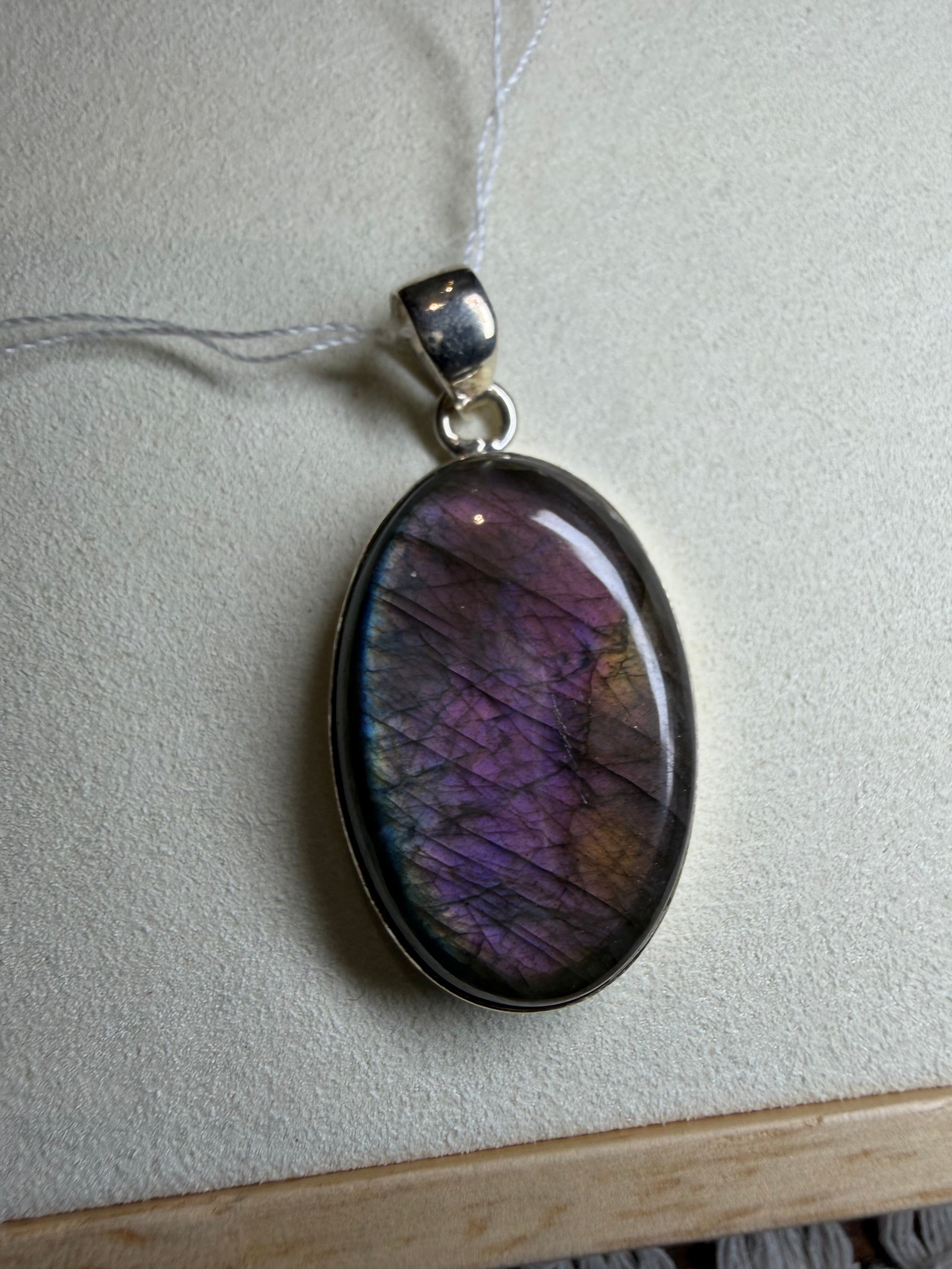 Pendentif Labradorite Violette AAA 11,16 gr