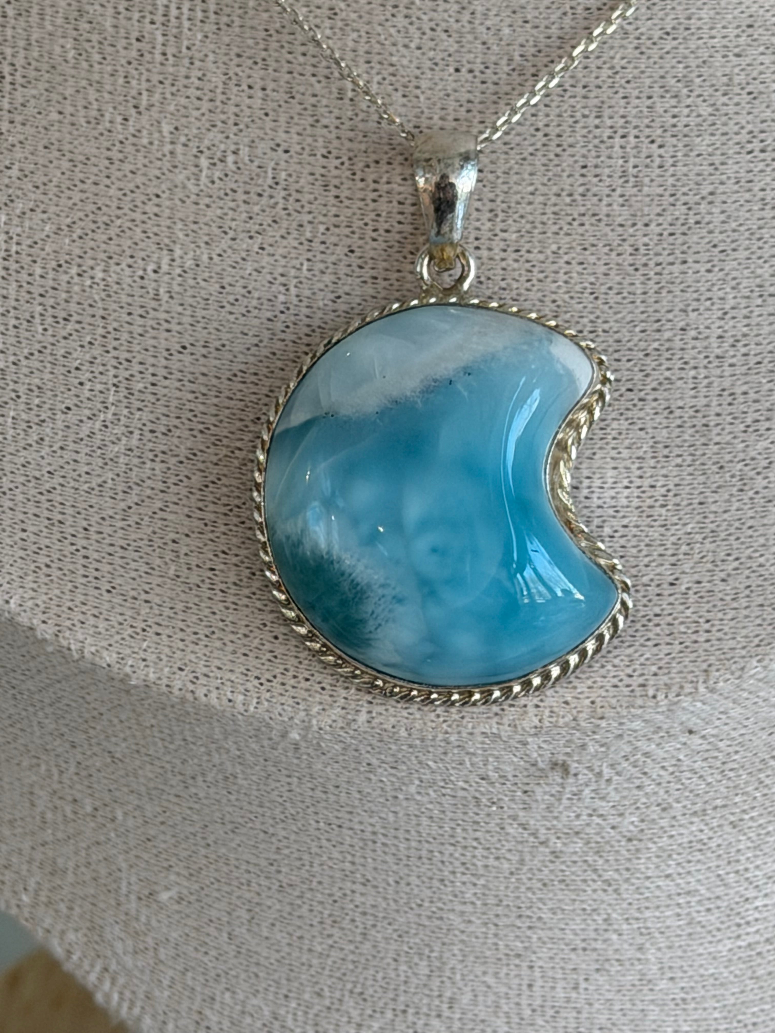 Pendentif Lune Larimar Qualité AAA Extra République Dominicaine