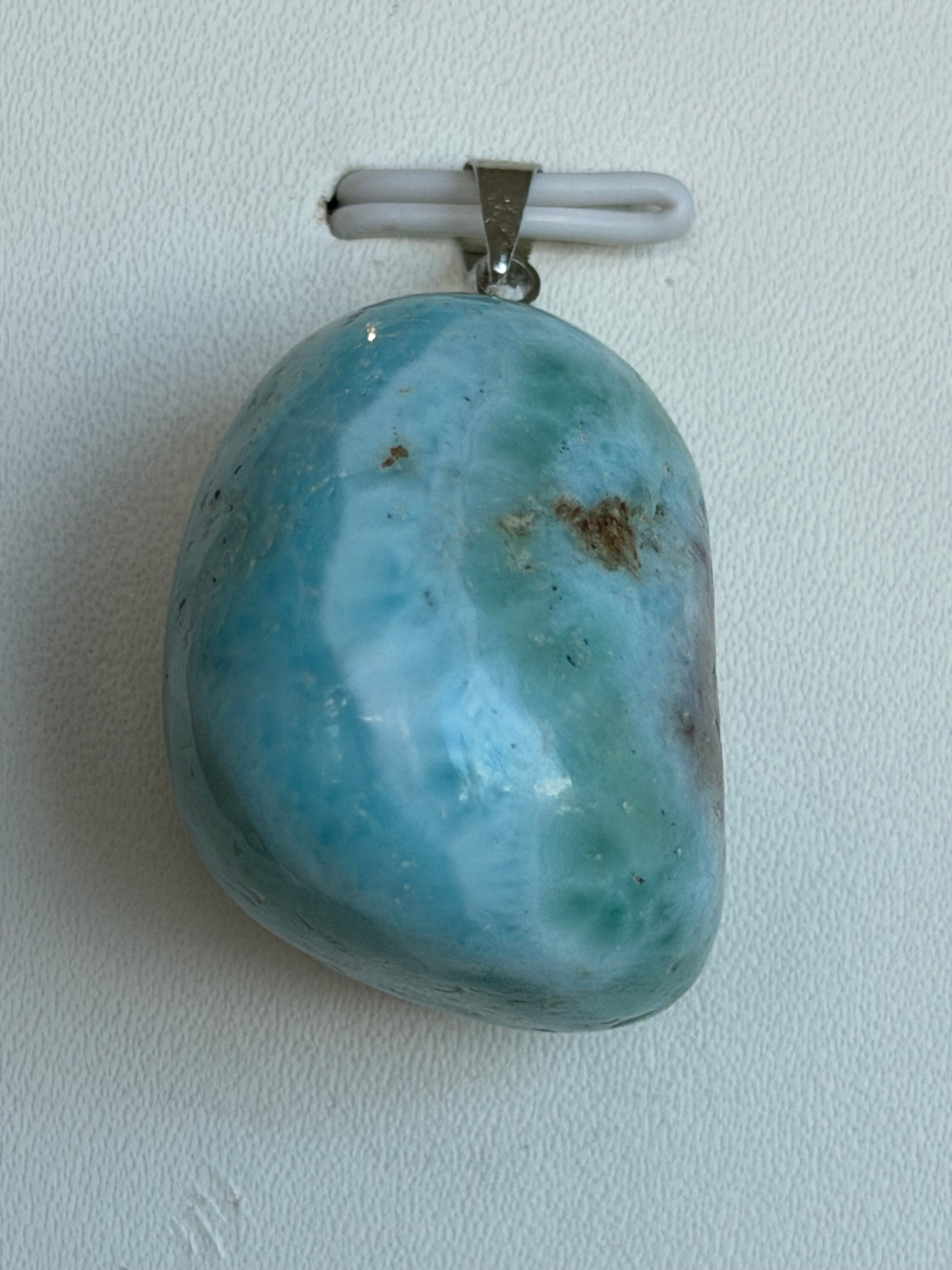 Pendentif pierre roulee larimar AA 20 a 35mm (1 piece)