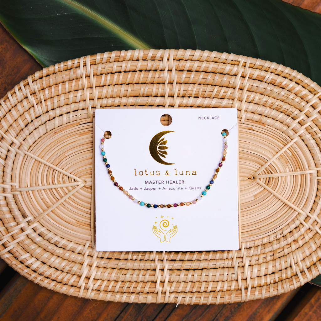 Collier Master Healer Healer Multi color 2 mm plaqué or Jade Jaspe Amazonite Quartz Œil de tigre Grenat Unakite