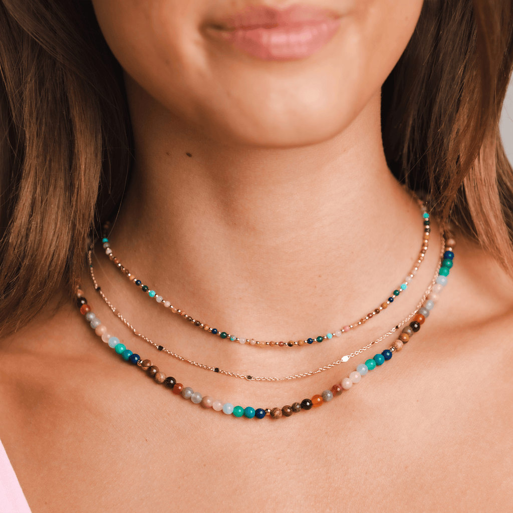 Collier Master Healer Healer Multi color 2 mm plaqué or Jade Jaspe Amazonite Quartz Œil de tigre Grenat Unakite