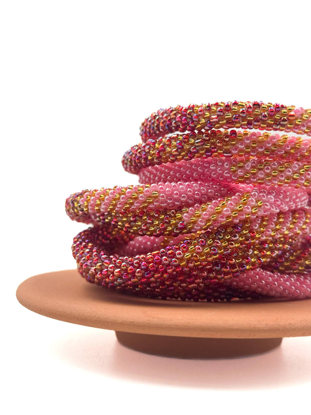 Bracelet népalais  perles de verre R37 Rose Rouge Doré