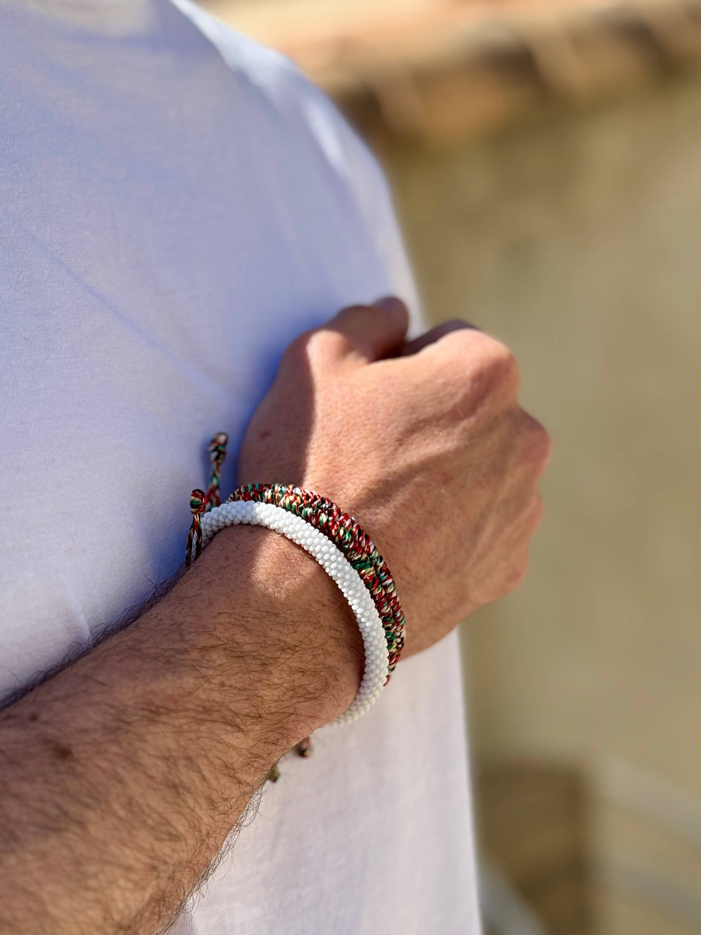 Bracelet tibétain tressé - modèle fin Rouge blanc vert