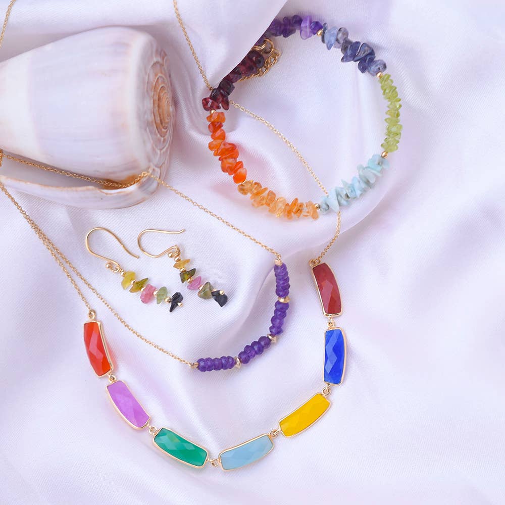 Collier Chakra à 7 pierres plaqué en or 18 carats cornaline quartz lavande onyx vert calcédoine bleue quartz jaune aventurine bleue  jaspe rouge