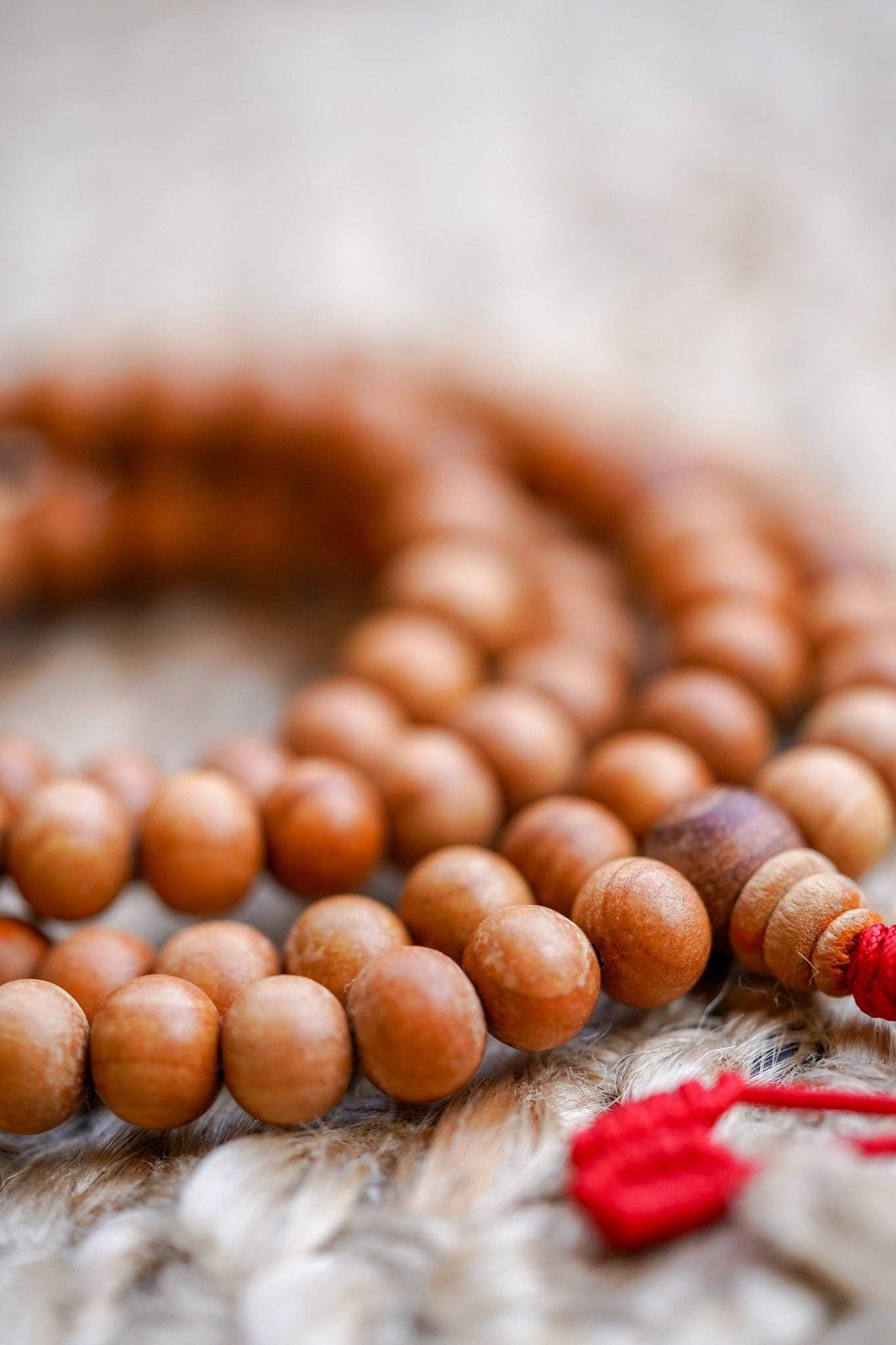 Collier Mala en bois de santal naturel NEPAL