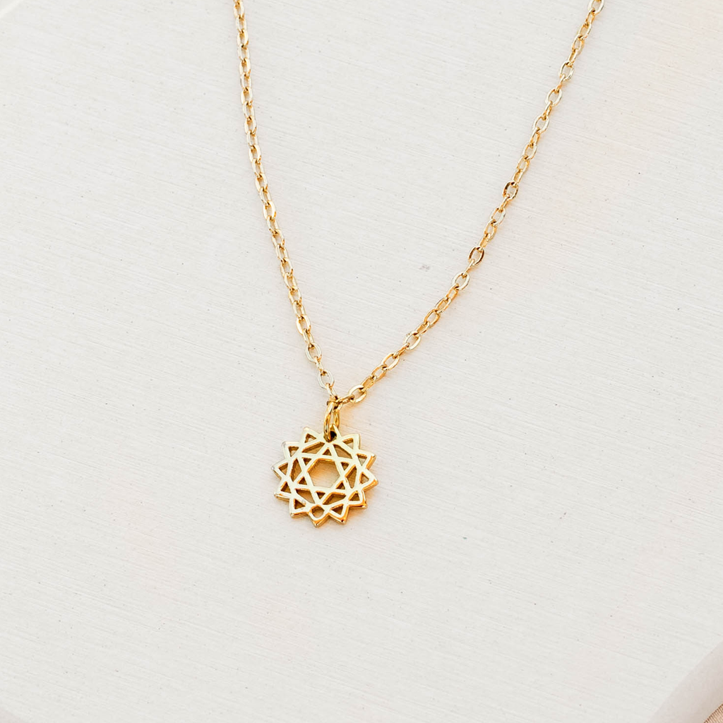 Collier Chakra du Cœur Plaqué Or