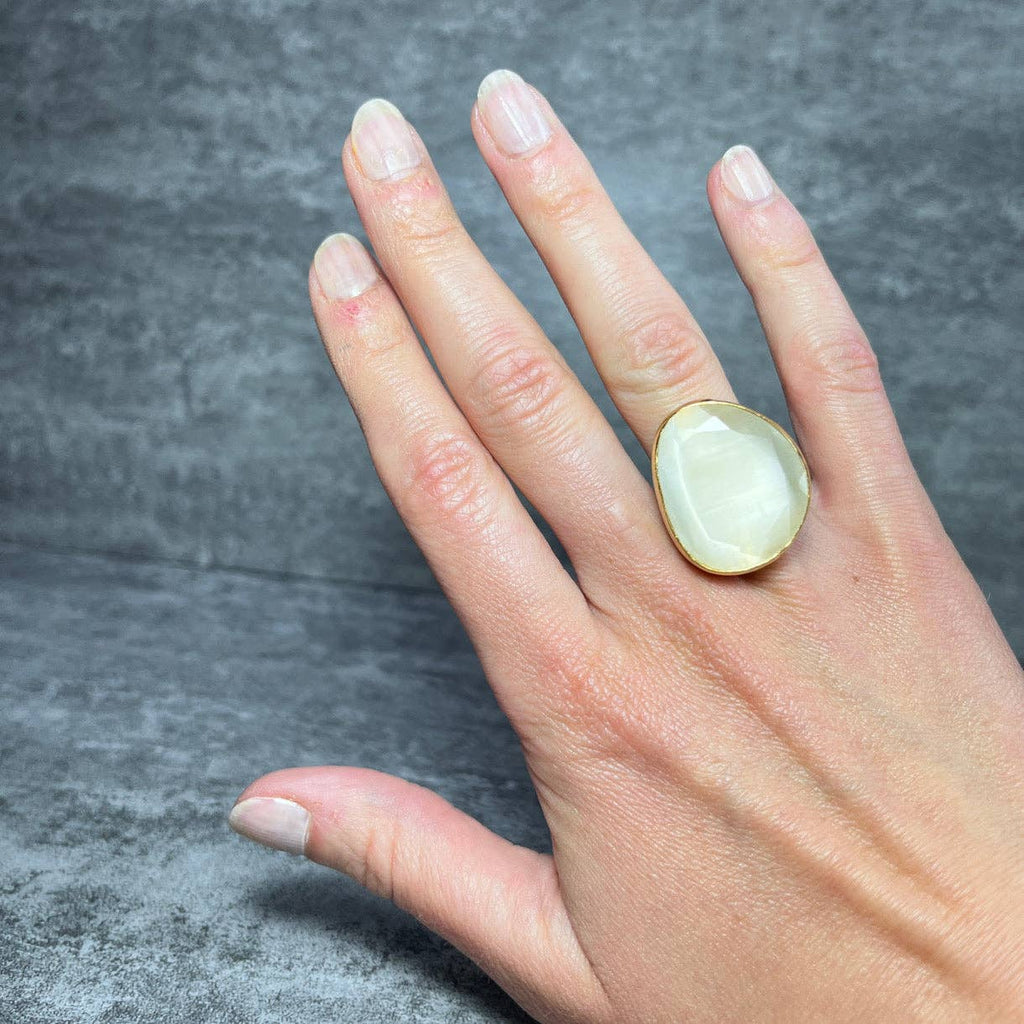 Bague "ZOELIE" pierre naturelle Agate blanche dorée or fin