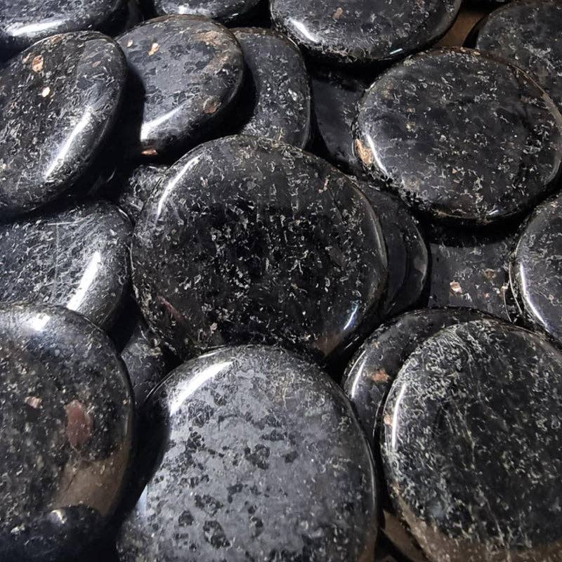 Galet Nuummite Groenland A