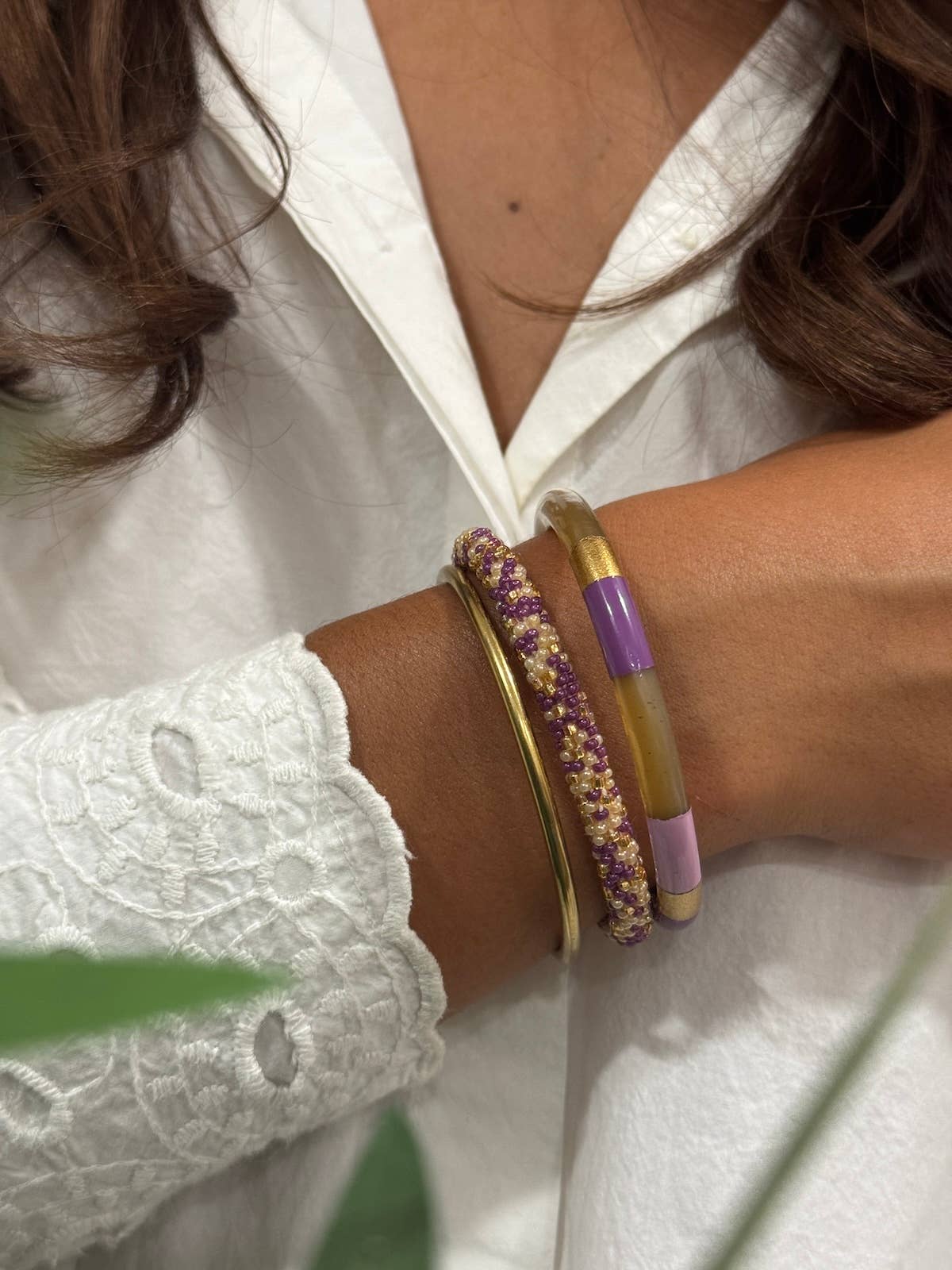 Nouvelle collection A/H 2026 Bracelet népalais B28 multi color violet parme doré