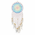 Attrape-rêves multicolore avec pièce tricotée, plumes et perles