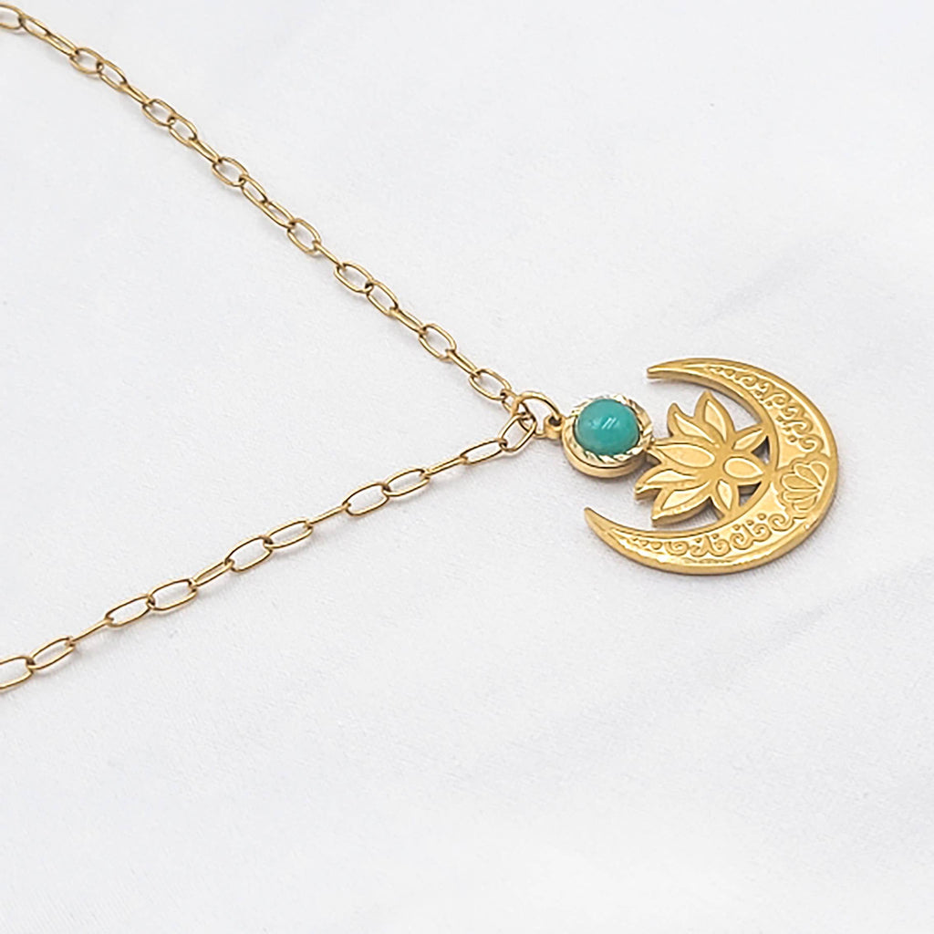 Collier court Padma ou fleur de lotus et Amazonite