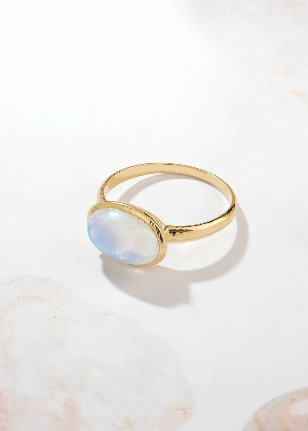 Bague texturée en argent plaqué or avec voile céleste Pierre de lune