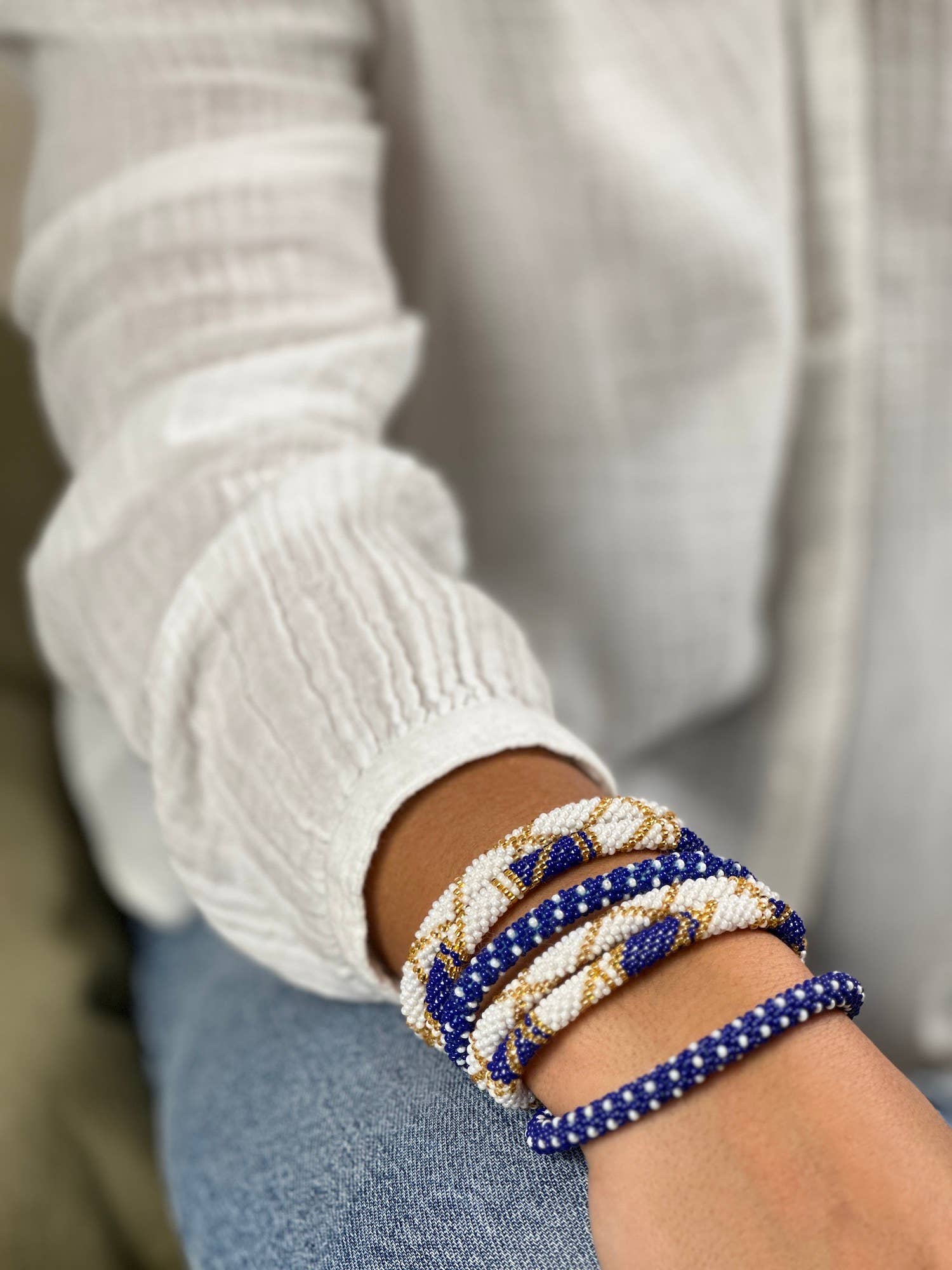 Bracelet népalais bleu lapis blanc