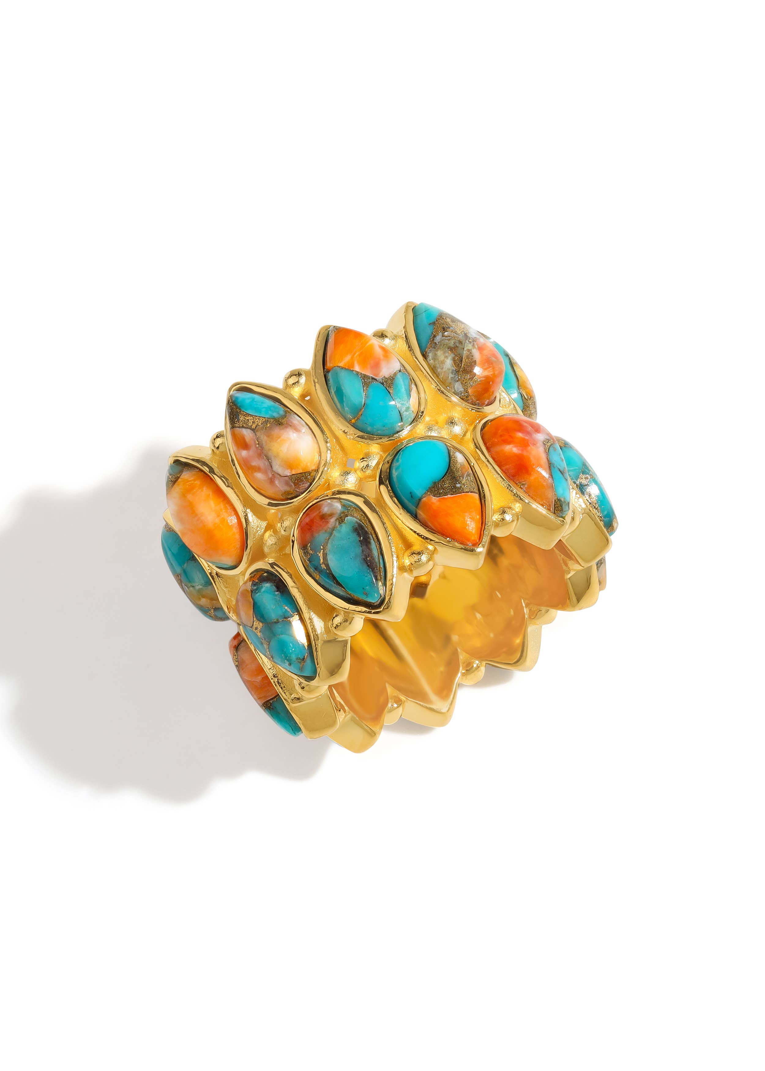 Bague large en or plaqué avec Turquoise Oyster en forme de poire