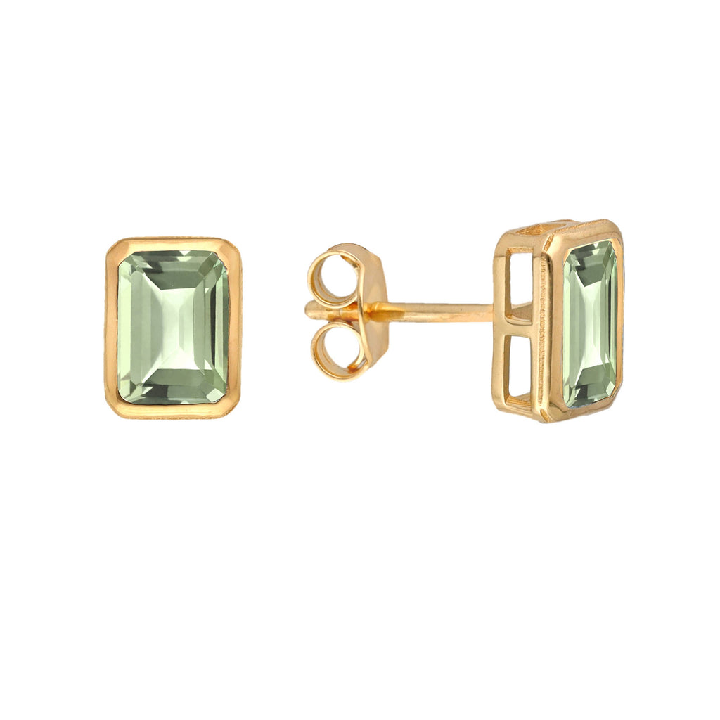 Boucles d'oreilles clous en argent plaqué or avec améthyste verte