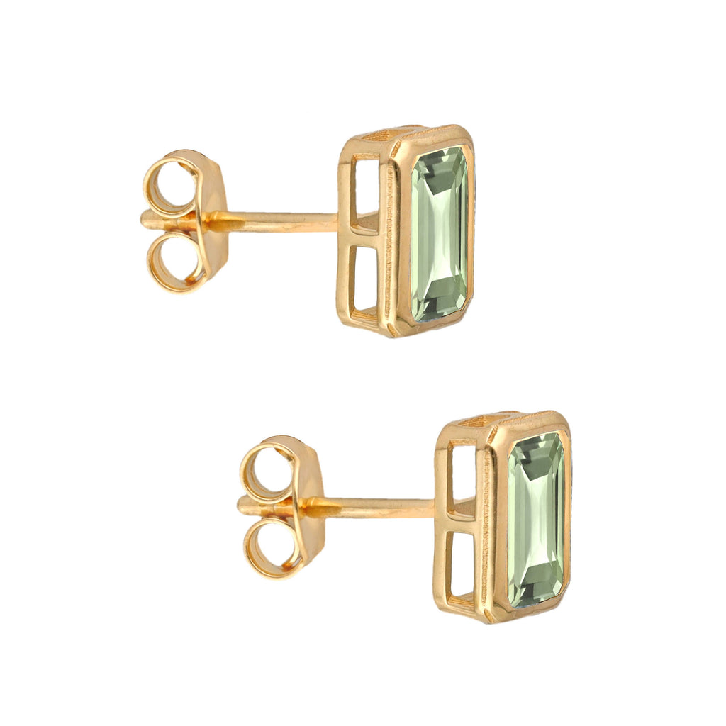 Boucles d'oreilles clous en argent plaqué or avec améthyste verte